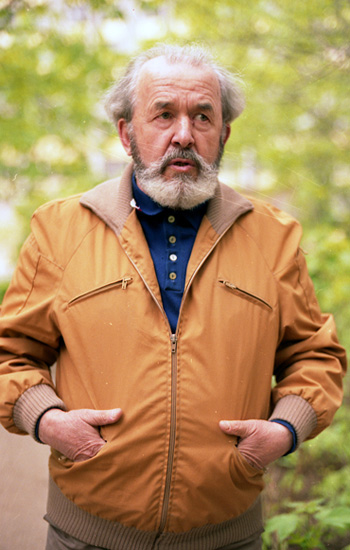 Автопортрет фотокорреспондента В.С. Тарасевича. Москва, 1991. РГАКФД. 0-3097цв.