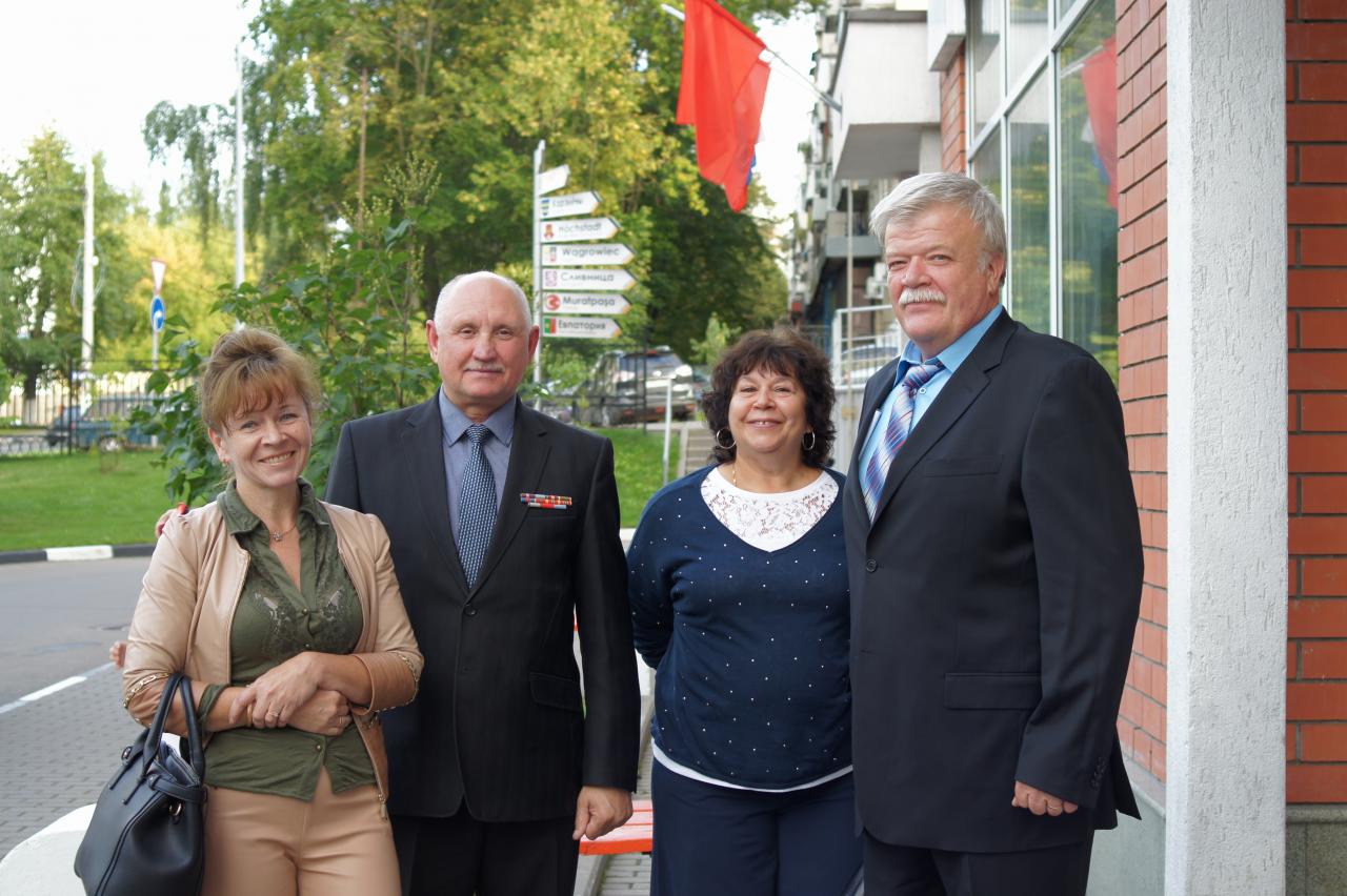 Начальник правового обеспечения кадровой работы МКУ МФЦ ГО Красногорск Т.Г. Кузмичева, И.Е. Куприянов, Р.М. Моисеева и главный специалист А.С. Самохин после презентации проекта.