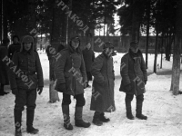 Группа пленных финнов, захваченных во время проведения боевой операции. СССР, Карельский перешеек. 1939 – 1940 гг. Фот. В.А. Темин. Арх. № 0-73791-ч/б