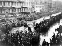 Похороны жертв Февральской революции в Петрограде. Март 1917 г. Фот. П.А. Оцуп. Арх. № П-447-ч/б