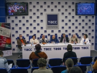 Пресс-конференция членов жюри и директора фестиваля Г.А.Негашева в информационном центре РИА ТАСС перед открытием фестиваля