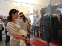 В выставочном зале Ярославского музея-заповедника состоялось торжественное открытие выставки «Царь приехал…»