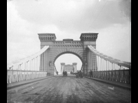 Фото 20  Николаевский цепной мост через Днепр (автор проекта британский инженер Чарлз Биньоль, 1853 г.).  Украина, г. Киев. 1909 год.  Фот. В.В. Левитский. 