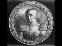 Фото 5  Вид аверса настольной медали «За благотворение юношеству», выпущенной в 1836 году в честь основателя Орловского кадетского корпуса М.П. Бахтина.  Россия. 1908 г.  Фот. В.В. Левитский. 