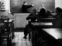 Александр Исаевич Солженицын ведет урок в рязанской средней школе № 2 им. Н.К. Крупской. г. Рязань, конец 1950-х гг. Автор не уточнен. РГАКФД.