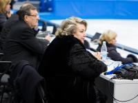 Заслуженный тренер СССР Т.А. Тарасова наблюдает за выступление участников Чемпионата России по фигурному катанию, проходившем во Дворце спорта «Айсберг»  24.12.2013 г. Россия, Краснодарский край, Сочи.