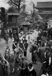 Праздничная процессия на фестивале цветов Хана Мацури в честь дня рождения Будды. Япония, 8 апреля 1930 г. Автор не установлен. РГАКФД.