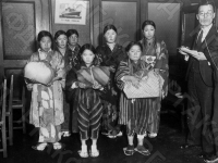 Японские школьницы. Япония, 1935 г. Автор не установлен. РГАКФД.