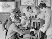 0-405269-ч/б Молодые люди во время занятий в школе ФЗУ (фабрично-заводского ученичества). РСФСР, Орджоникидзевский край, Новоалександровский р-н. Май 1940г. Автор съемки Вдовенко Б.Е.